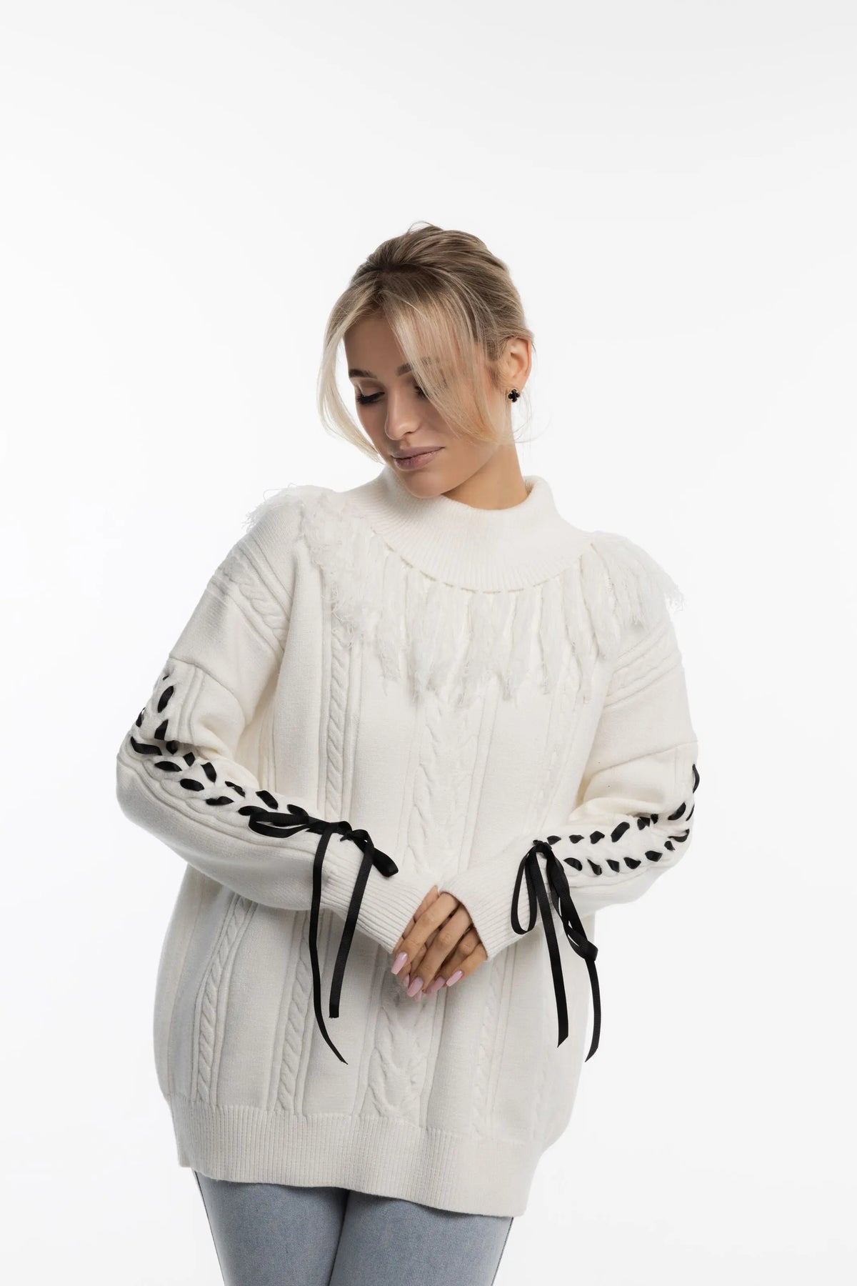 JACOB SWEATER - Love McNicoll